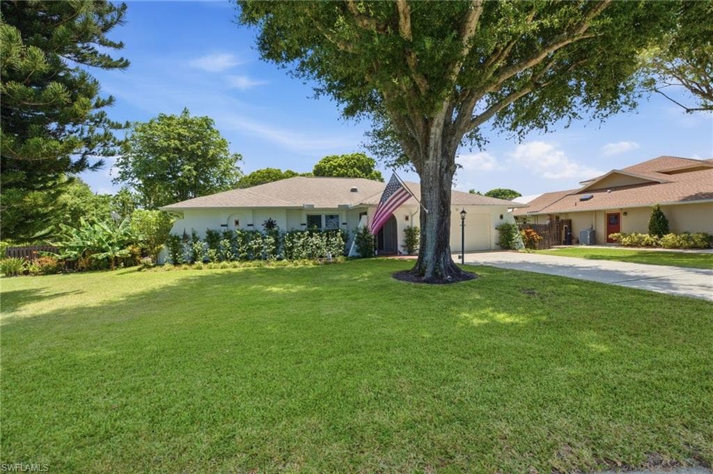 221 Channing CT NAPLES, FL 34110