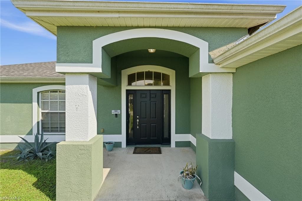 212 NW 28th TER CAPE CORAL, FL 33993