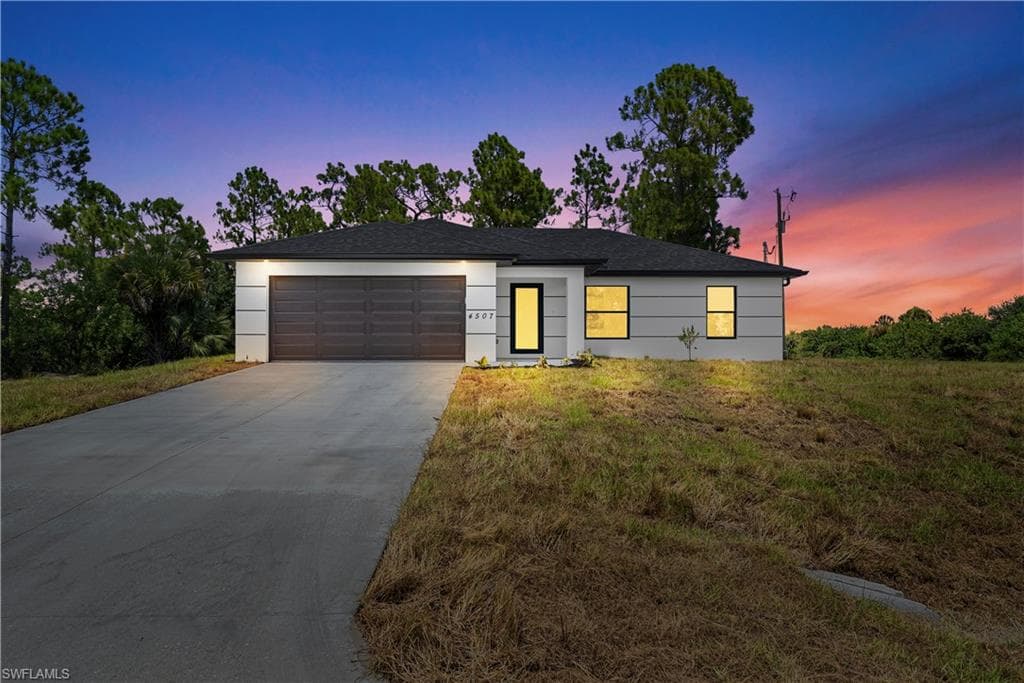 4507 E 10th ST LEHIGH ACRES, FL 33972