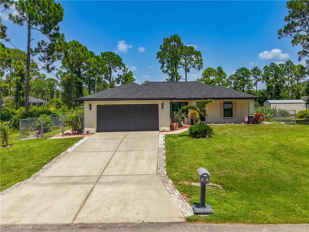927 Franklin ST E LEHIGH ACRES, FL 33974