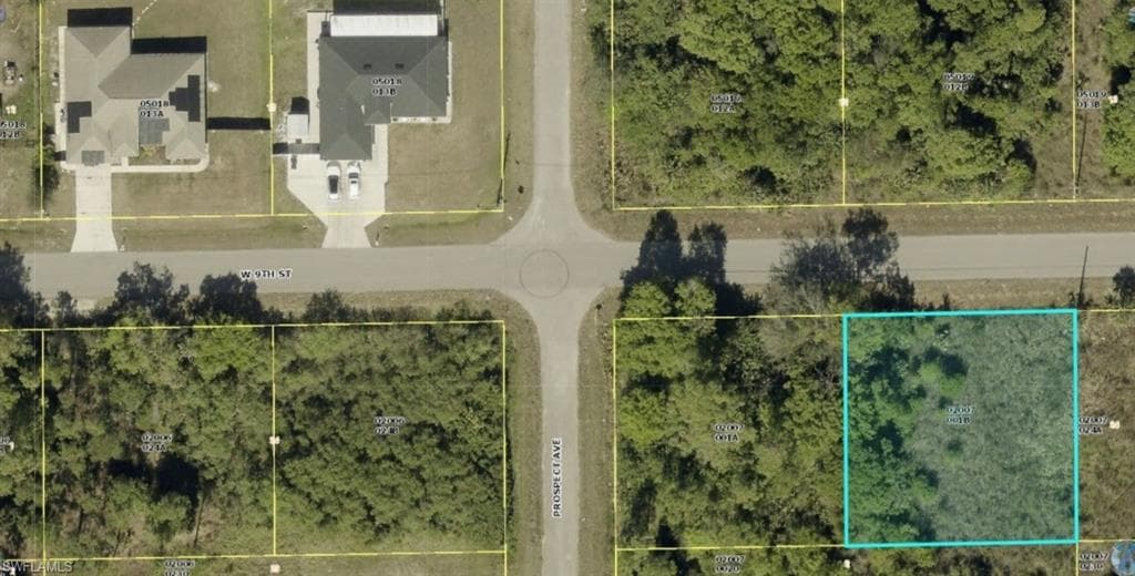 405 W 9th ST LEHIGH ACRES, FL 33972