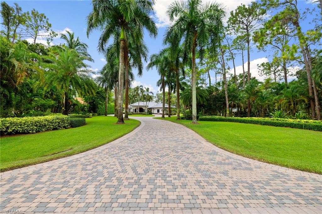 4860 Sycamore DR NAPLES, FL 34119