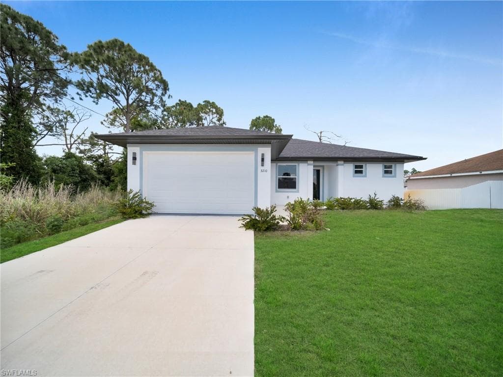 3210 30th ST SW LEHIGH ACRES, FL 33976
