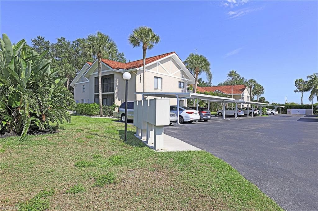9627 Eaton Gardens LN 104 FORT MYERS, FL 33919