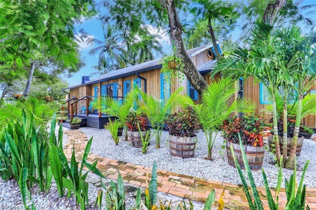 2204 Brevard AVE FORT MYERS, FL 33901