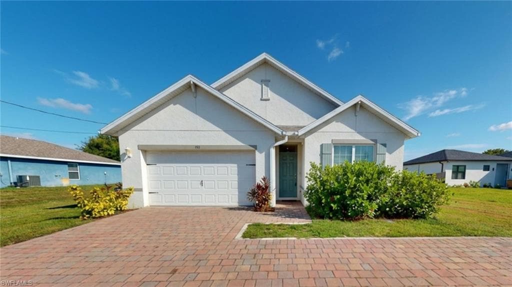 513 Nelson RD N CAPE CORAL, FL 33993