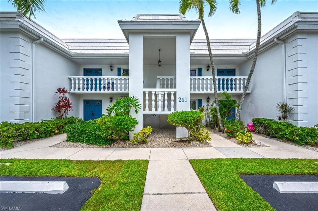 241 Palm River BLVD C202 NAPLES, FL 34110