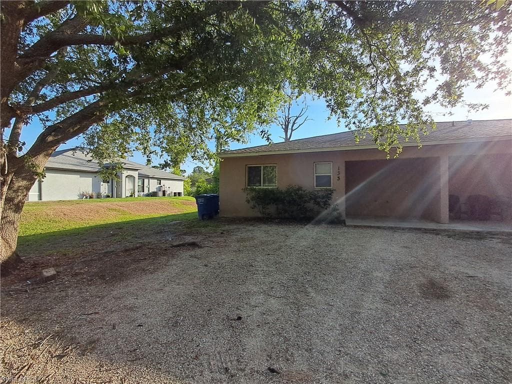 135 Meadow RD 135 LEHIGH ACRES, FL 33973