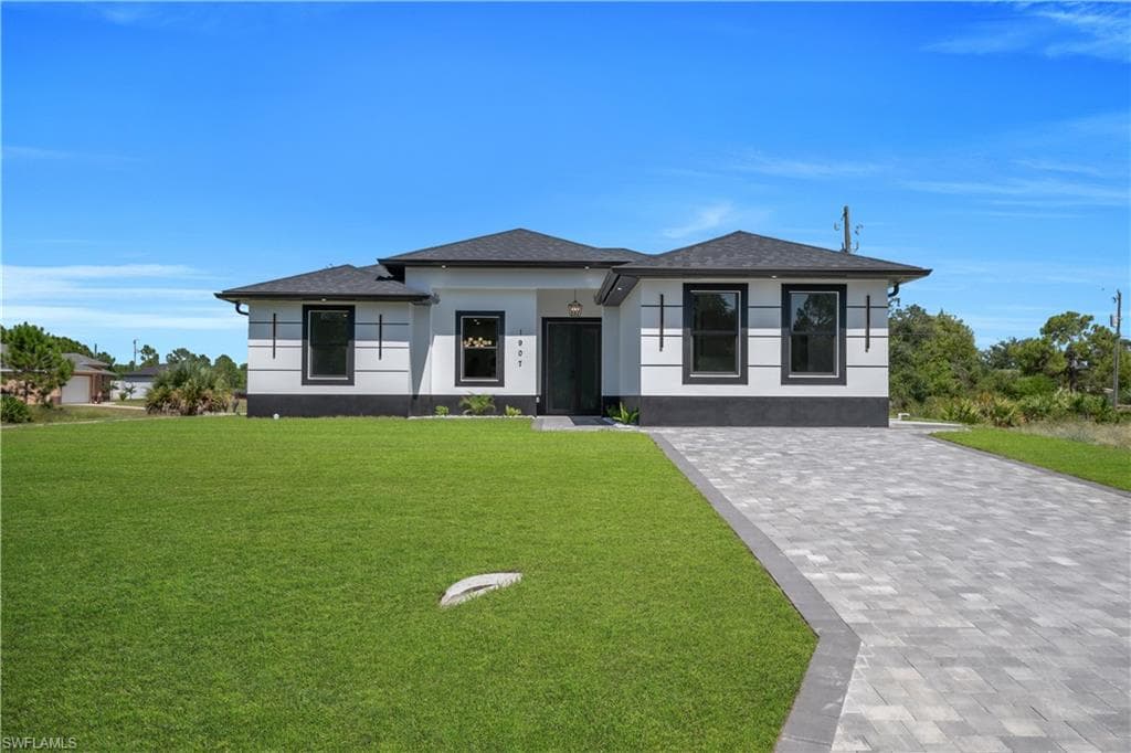1907 W 14th ST LEHIGH ACRES, FL 33972