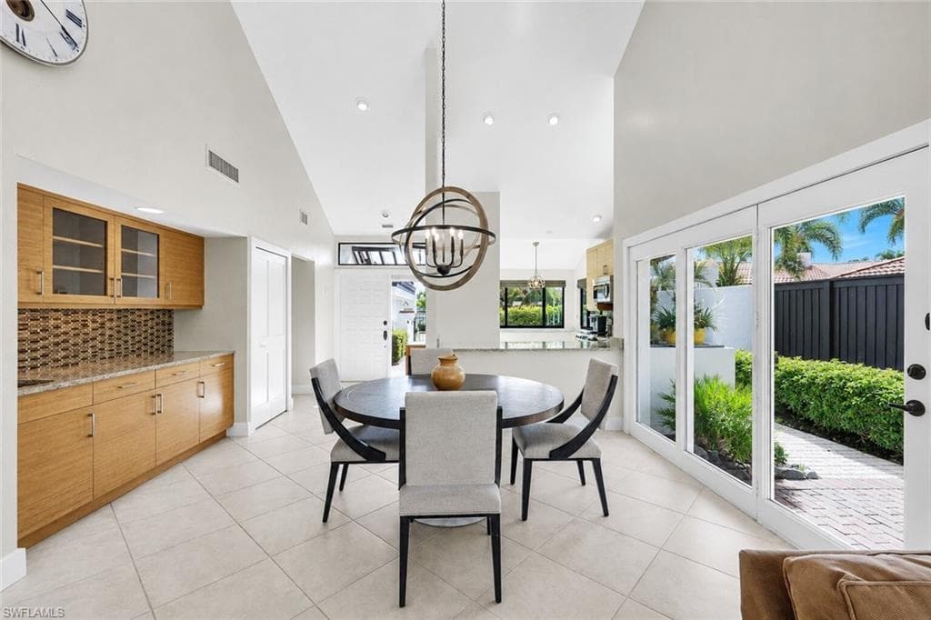 529 Bay Villas LN NAPLES, FL 34108