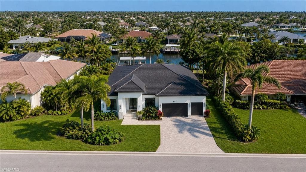1117 Lincoln CT CAPE CORAL, FL 33904