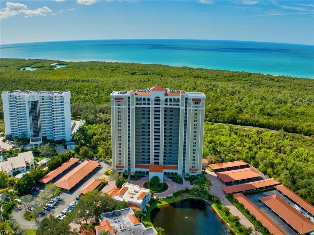 6585 Nicholas BLVD 1702 NAPLES, FL 34108