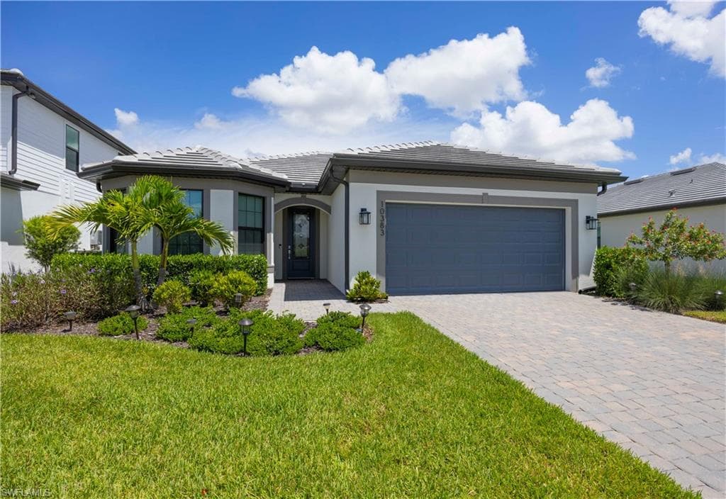 10383 Maddox LN BONITA SPRINGS, FL 34135