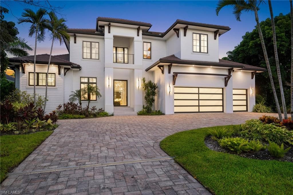 3280 Crayton RD NAPLES, FL 34103