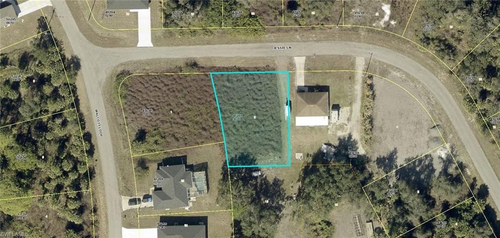 659 Jessie LN LEHIGH ACRES, FL 33972
