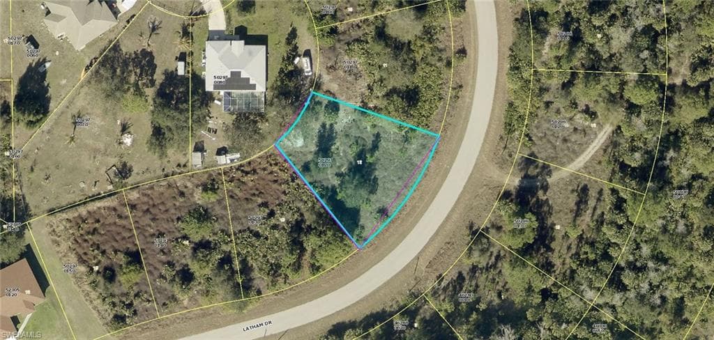 1943 Latham DR LEHIGH ACRES, FL 33972