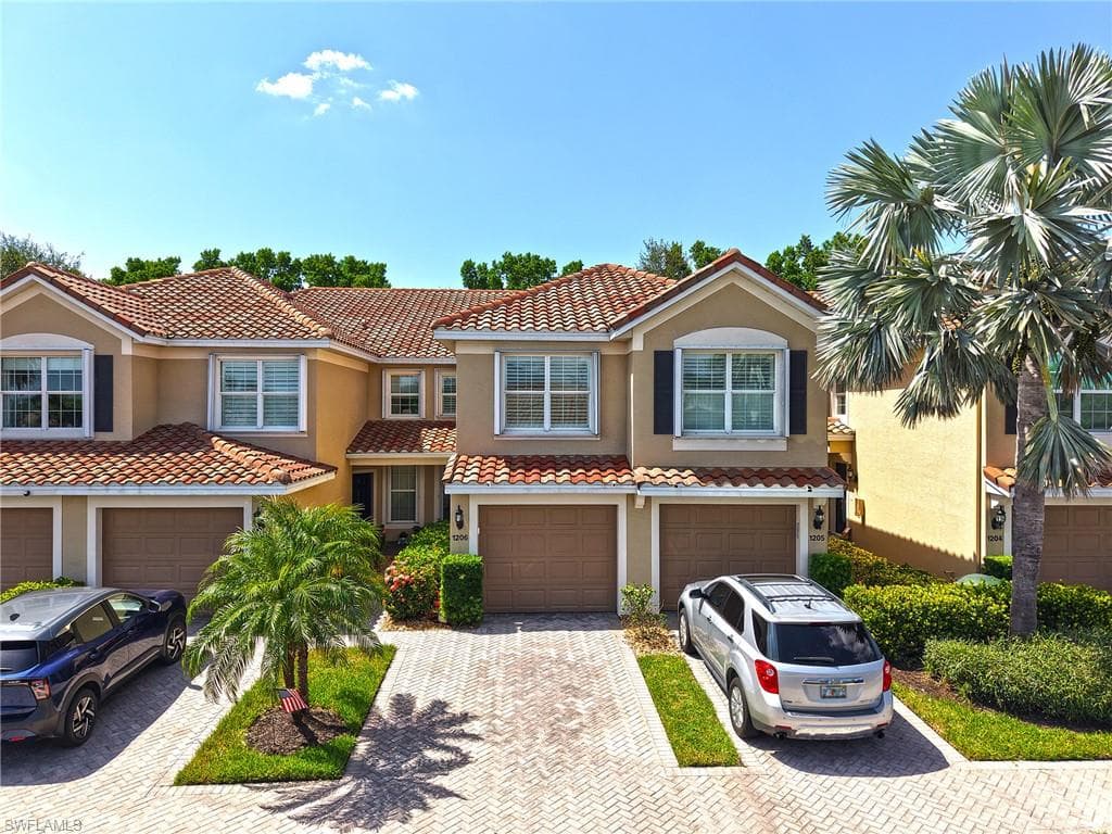9060 Triangle Palm LN 1206 FORT MYERS, FL 33913