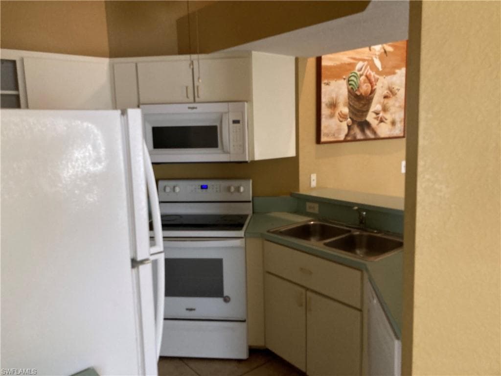 603 SE 13th TER CAPE CORAL, FL 33990
