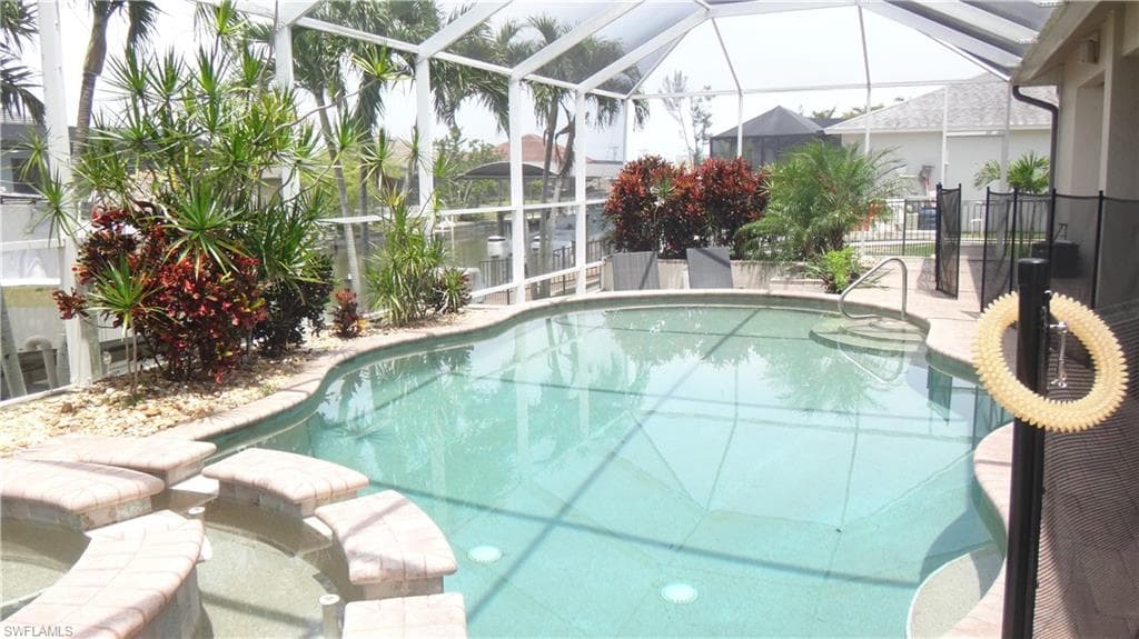 1519 SW 40th TER CAPE CORAL, FL 33914