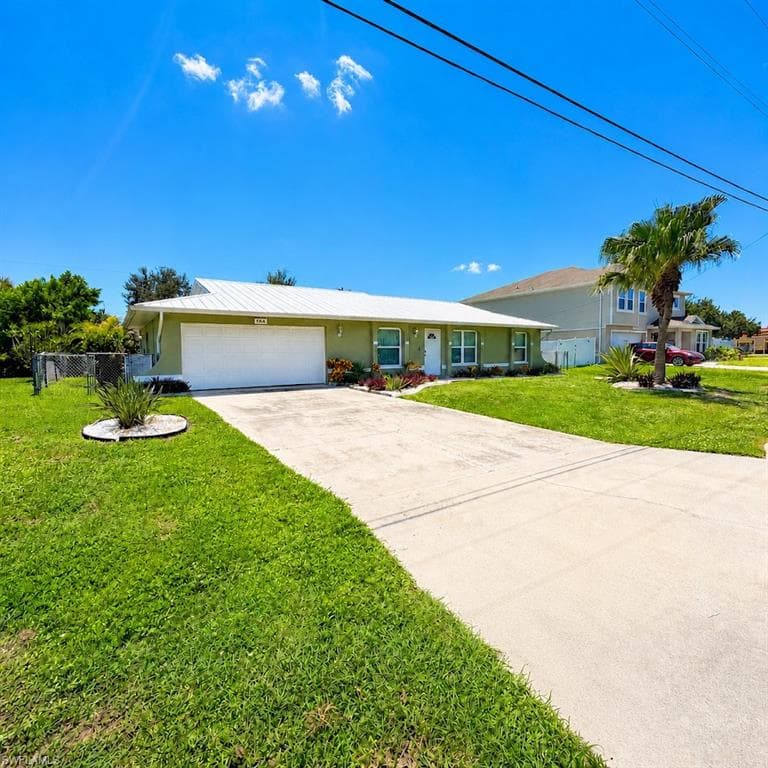 124 SE 27th ST CAPE CORAL, FL 33904