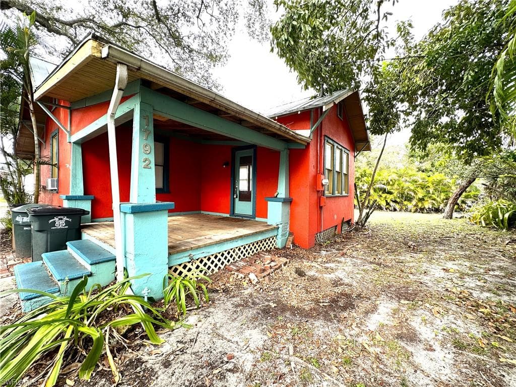1792 Hough ST FORT MYERS, FL 33901