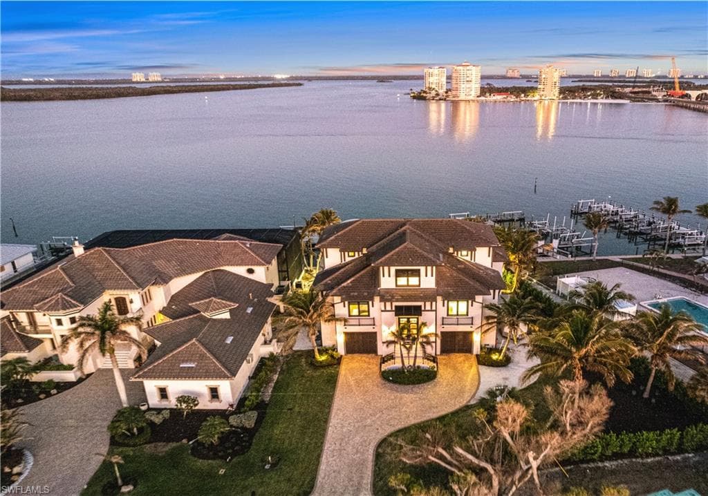 160 Little Carlos LN FORT MYERS BEACH, FL 33931