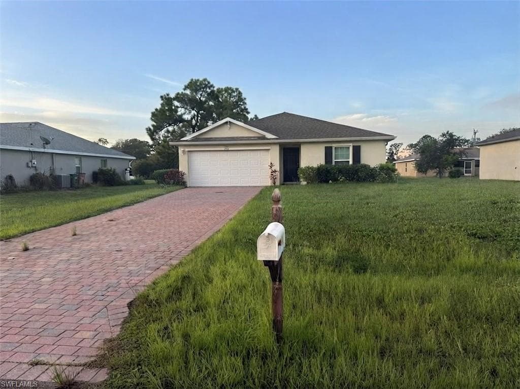 2104 NE 33rd TER CAPE CORAL, FL 33909