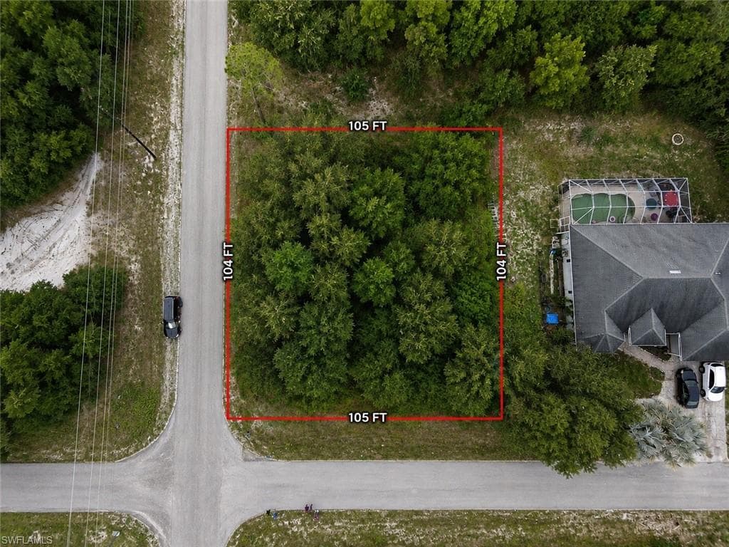 3906 E 19th ST LEHIGH ACRES, FL 33972