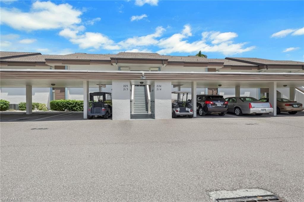 5770 Trailwinds DR 213 FORT MYERS, FL 33907