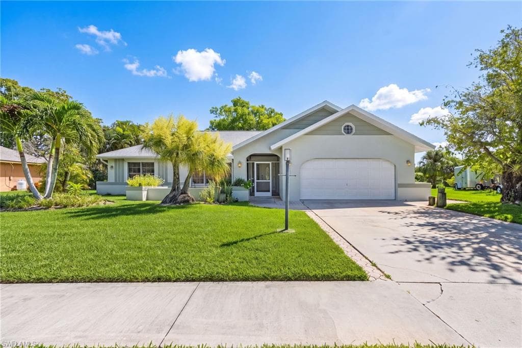 4220 Glasgow CT NORTH FORT MYERS, FL 33903
