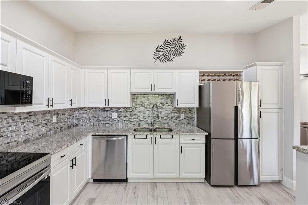 3207 Horse Carriage WAY 10 NAPLES, FL 34105