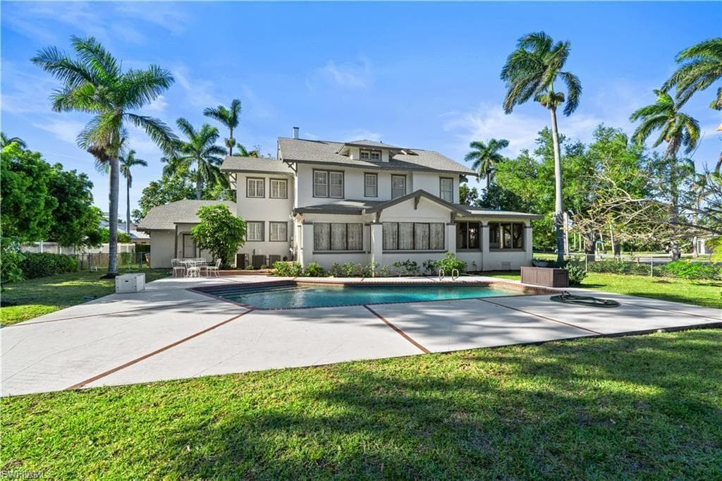 3235 Avocado DR FORT MYERS, FL 33901