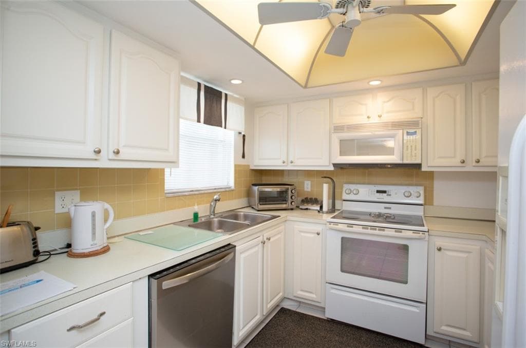 315 Saint Andrews BLVD A25 NAPLES, FL 34113