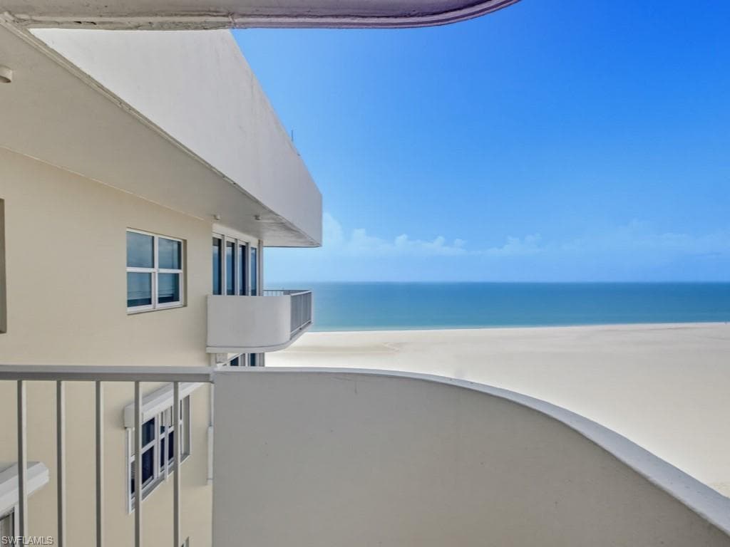 140 Seaview CT 1806N MARCO ISLAND, FL 34145