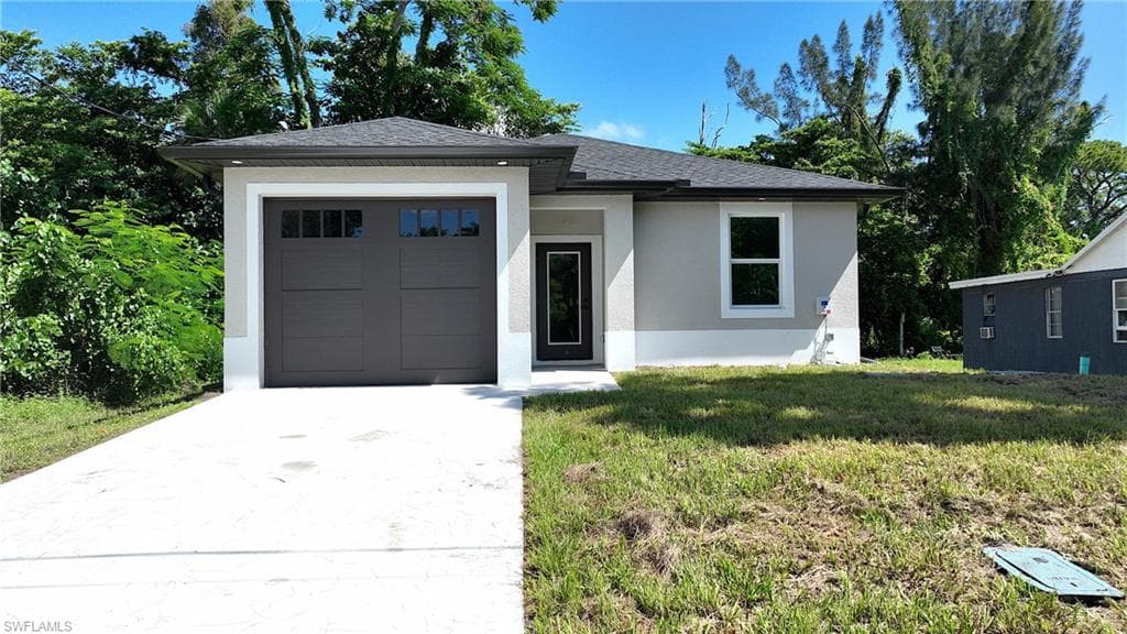 2323 Unity AVE FORT MYERS, FL 33901