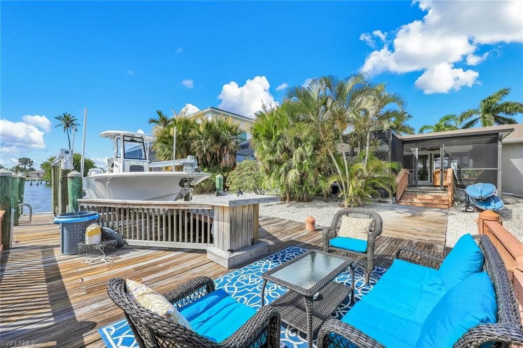 785 Willow CT MARCO ISLAND, FL 34145