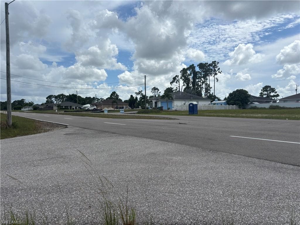 3701 W Gator CIR CAPE CORAL, FL 33909