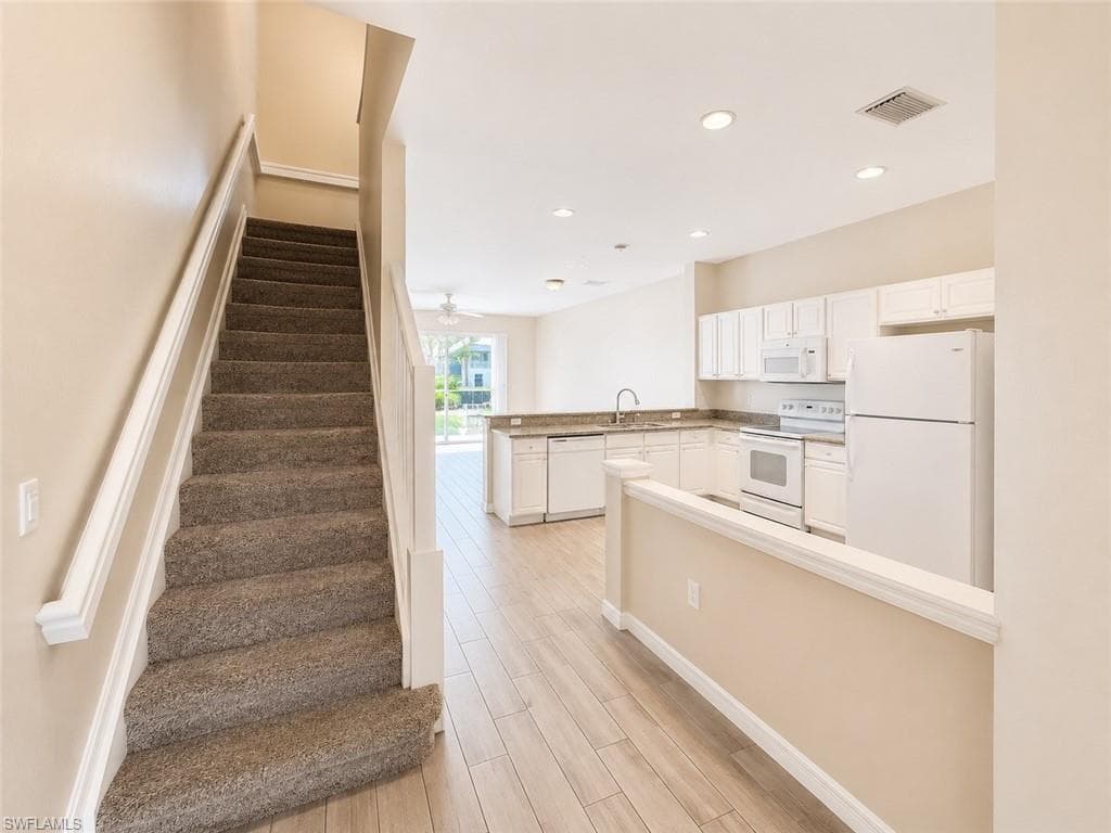 912 Hampton CIR 92 NAPLES, FL 34105
