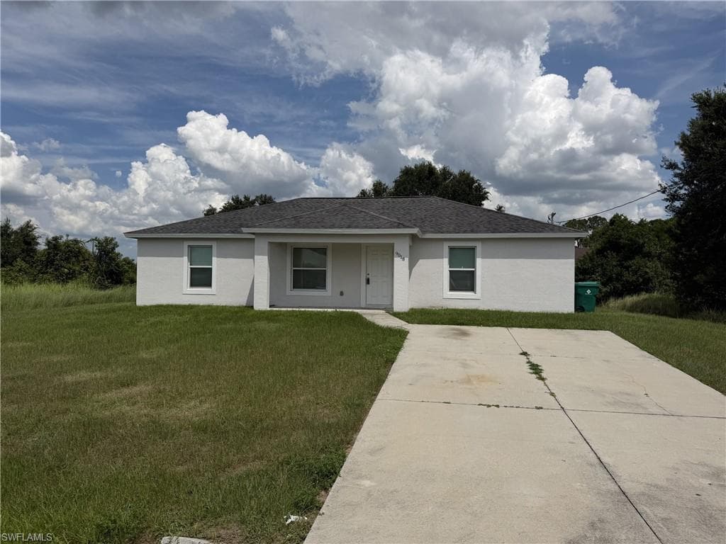 9018 Penny CIR LABELLE, FL 33935
