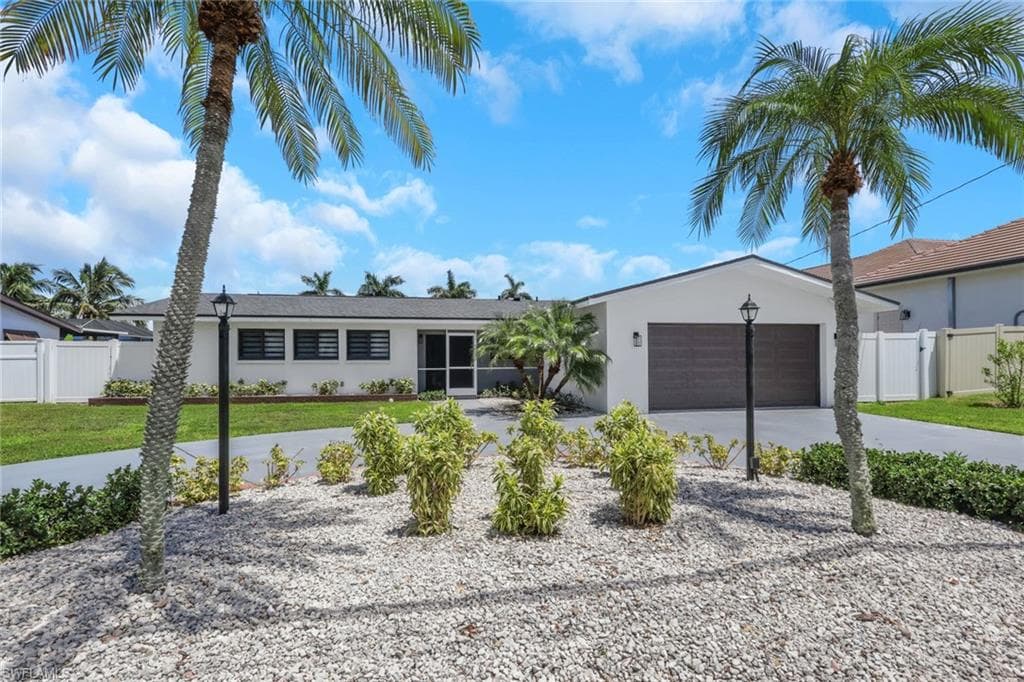 4943 Pelican BLVD CAPE CORAL, FL 33914