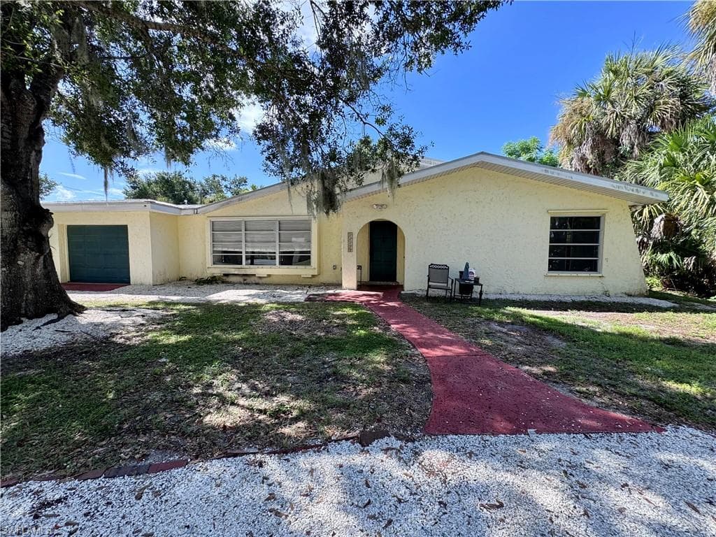 22215 Oneida AVE PORT CHARLOTTE, FL 33952