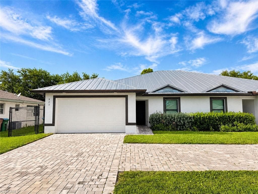 923 SE 14th ST CAPE CORAL, FL 33990
