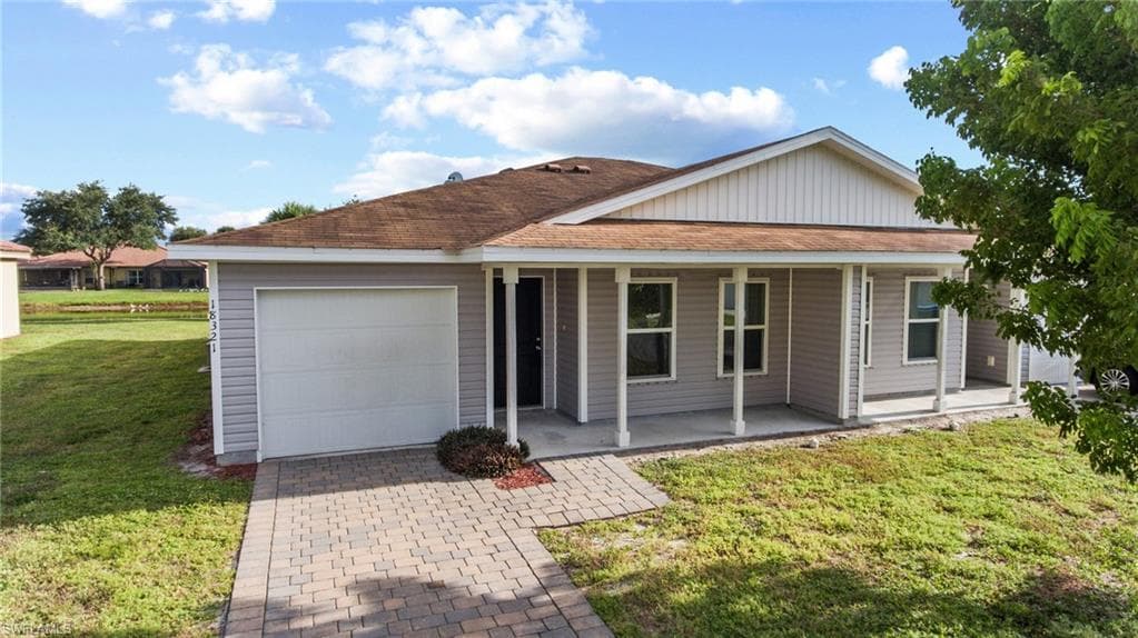 18321 Gibraltar LN LEHIGH ACRES, FL 33936