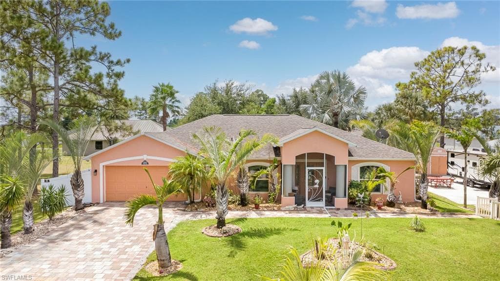 2515 15th ST W LEHIGH ACRES, FL 33971