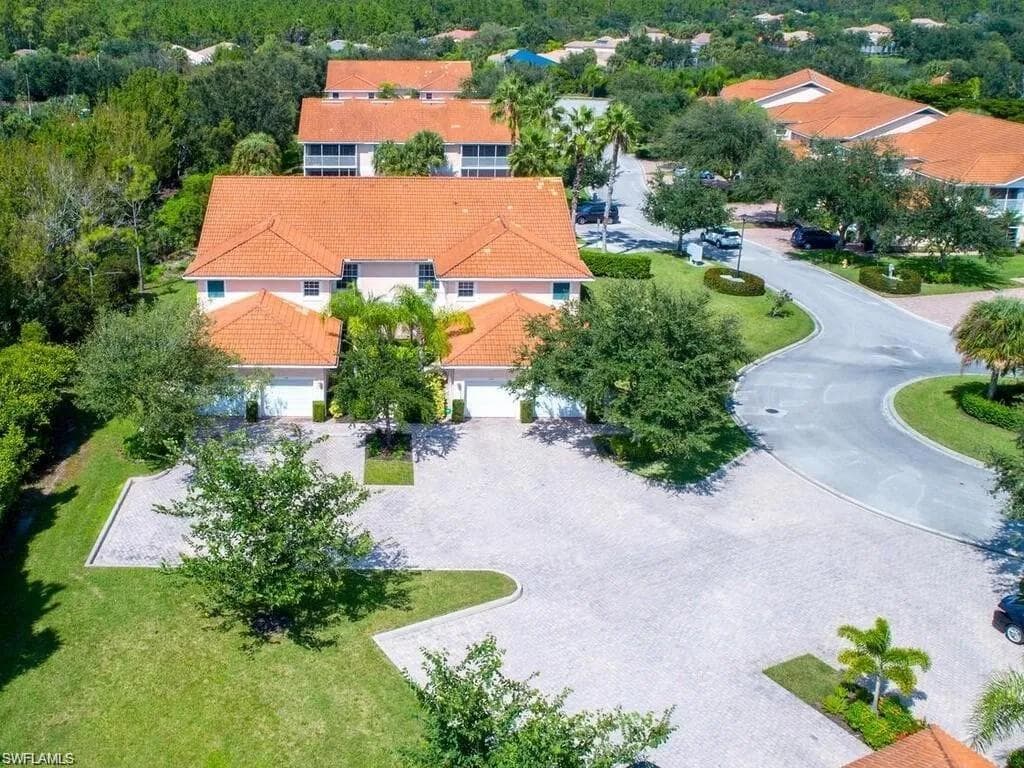 6345 Lexington CT 201 NAPLES, FL 34110