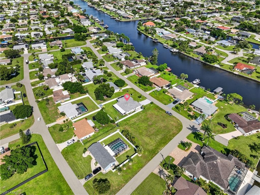 713 SE 43rd ST CAPE CORAL, FL 33904