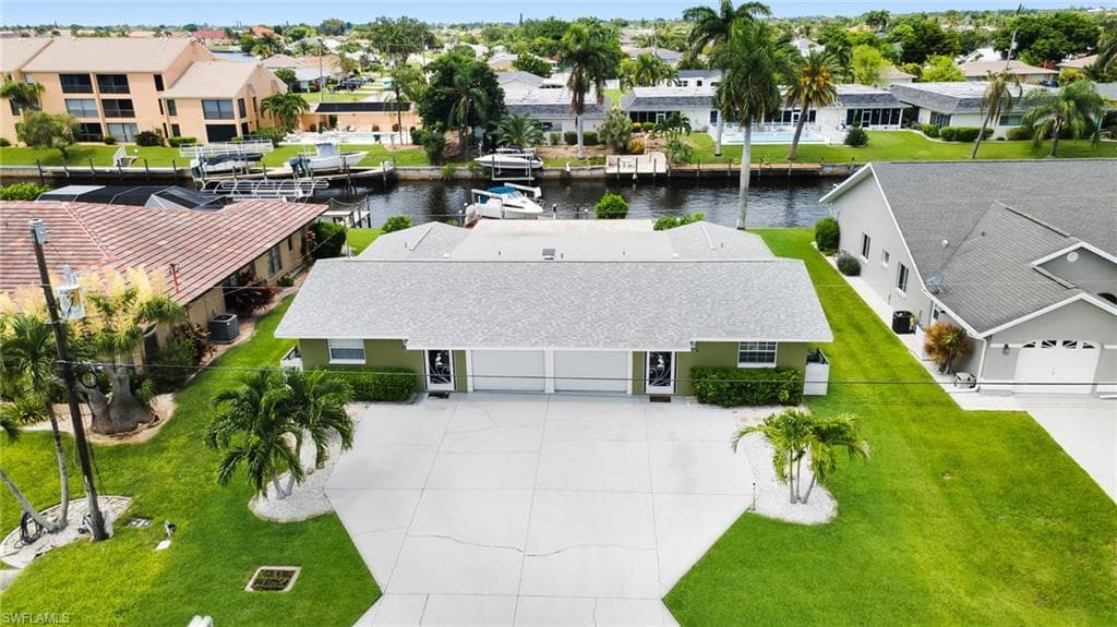 1207 SE 40th TER CAPE CORAL, FL 33904