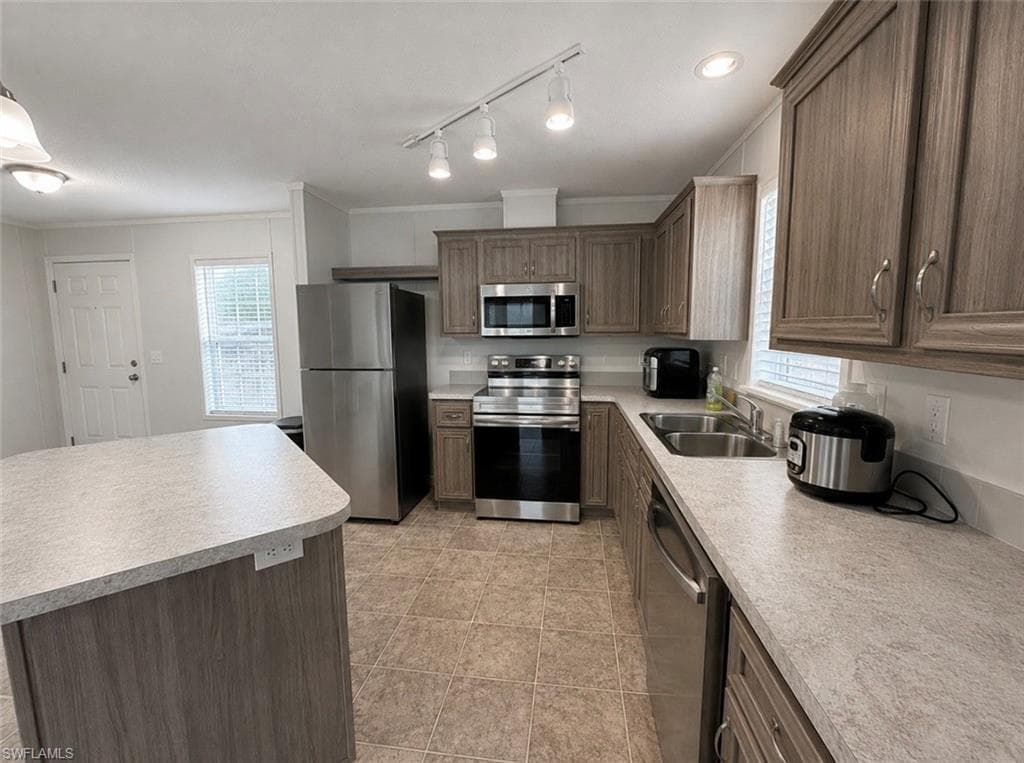 130 Avenida Del Sur CLEWISTON, FL 33440