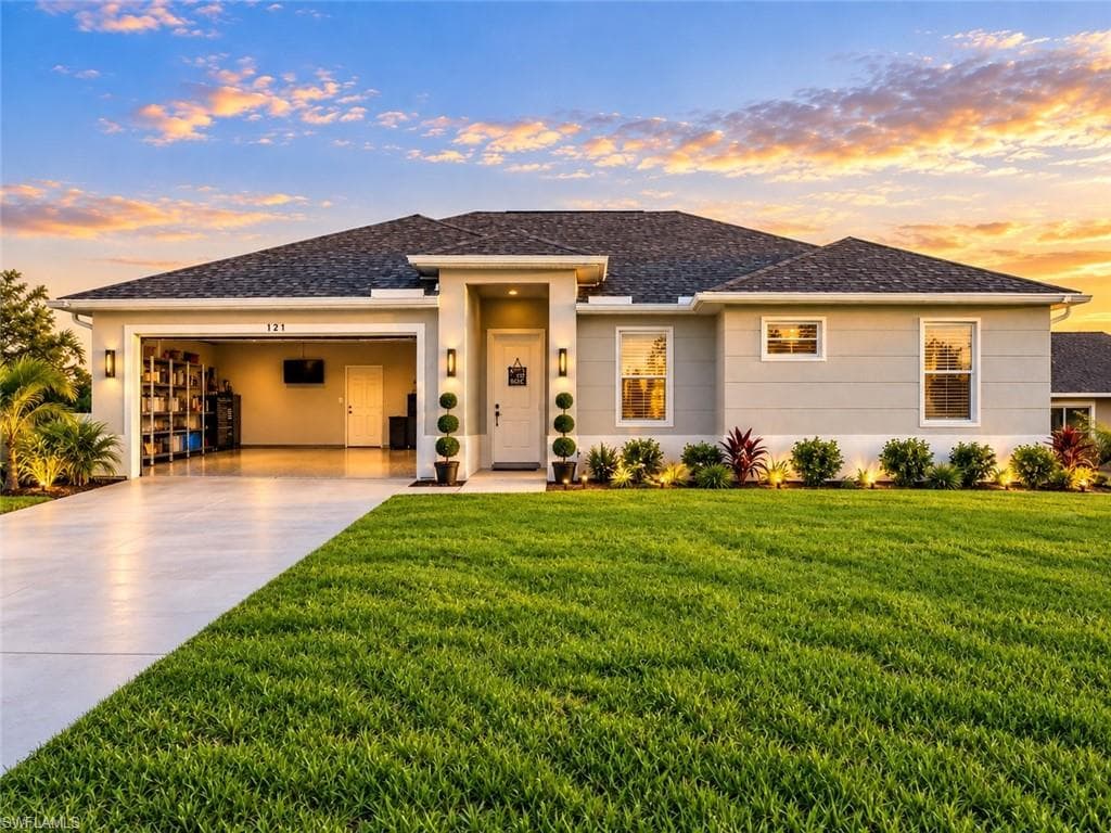 121 BETHLEHEM PL LABELLE, FL 33935