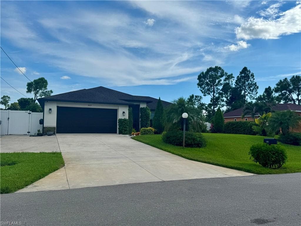 3803 18th ST SW LEHIGH ACRES, FL 33976